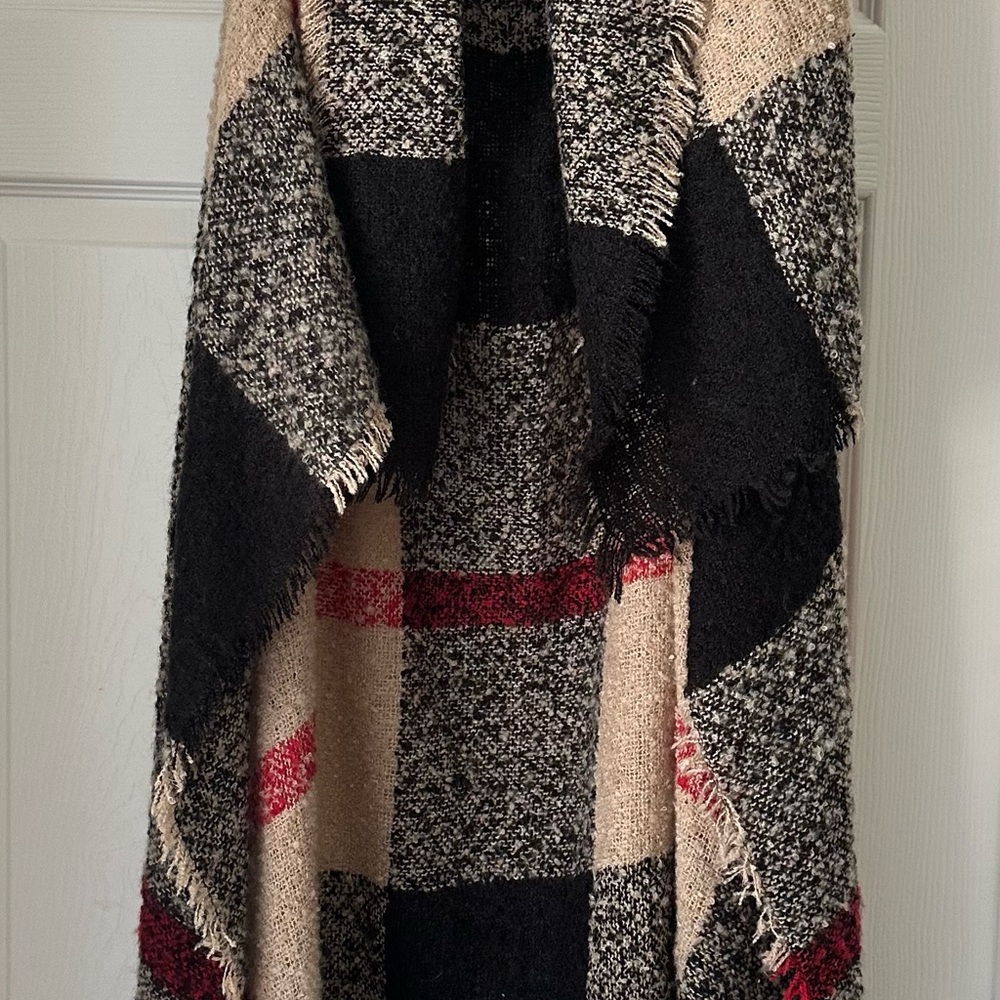 Plaid Black and Beige Poncho
